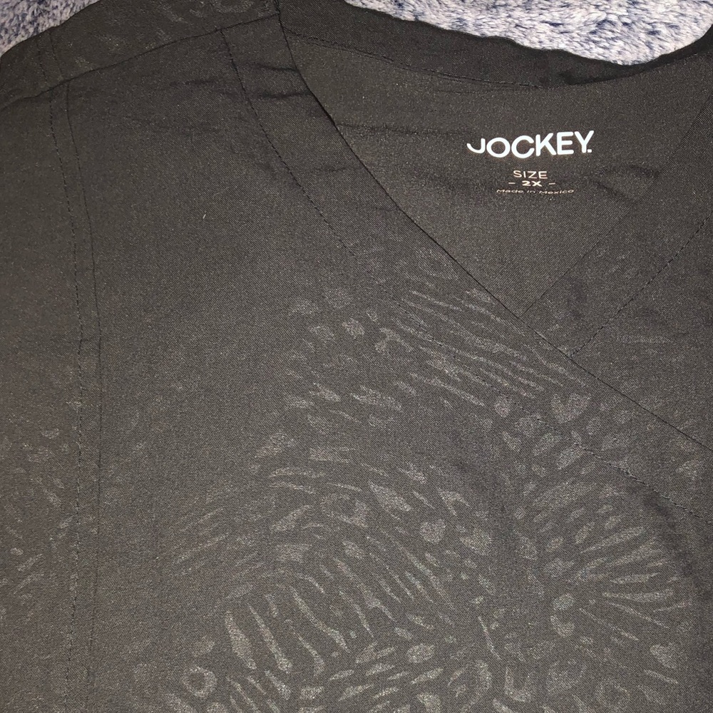Jockey scrub top